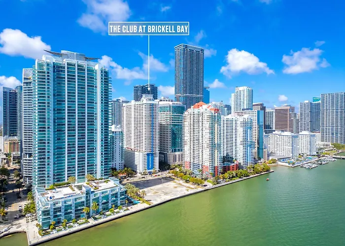 Upscale Brickell 3 Bedroom With Water Views And Free Parking